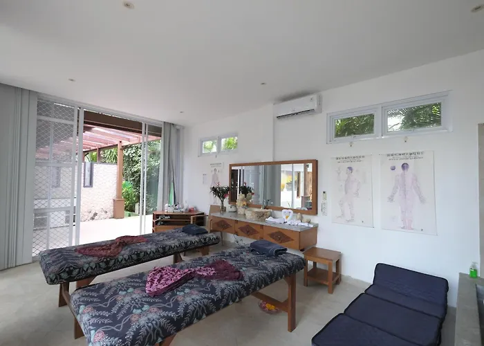 Villa Meyer By Pantai Lovina *