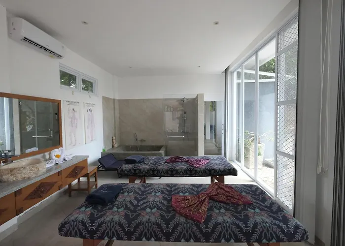 Villa Meyer By Pantai Lovina *